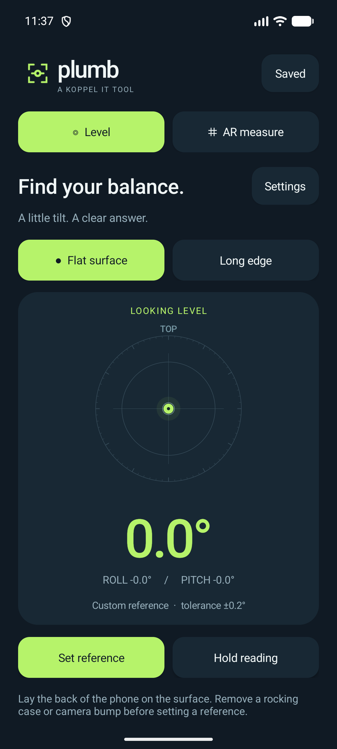 Plumb Android app showing its circular bubble level, live angle, flat-surface and long-edge modes
